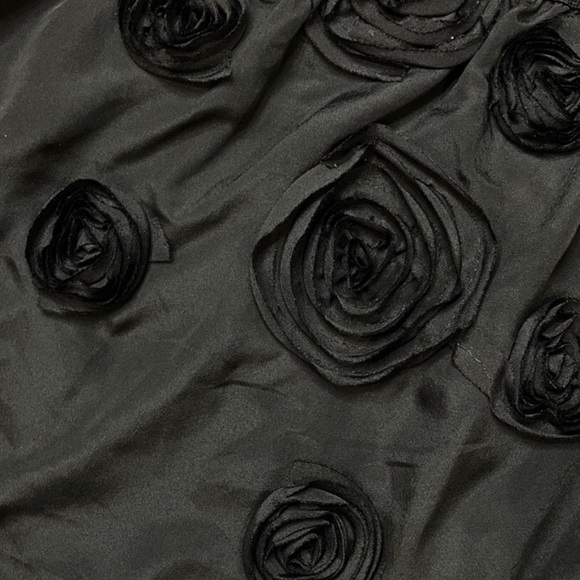 Stooshy Black Skirt with Raised Rosettes 17” Waist to Hem Pull-on Size XL - Picture 7 of 10